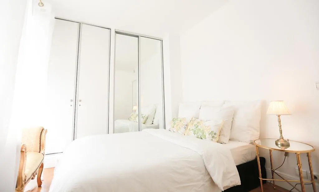 Parislux باريس